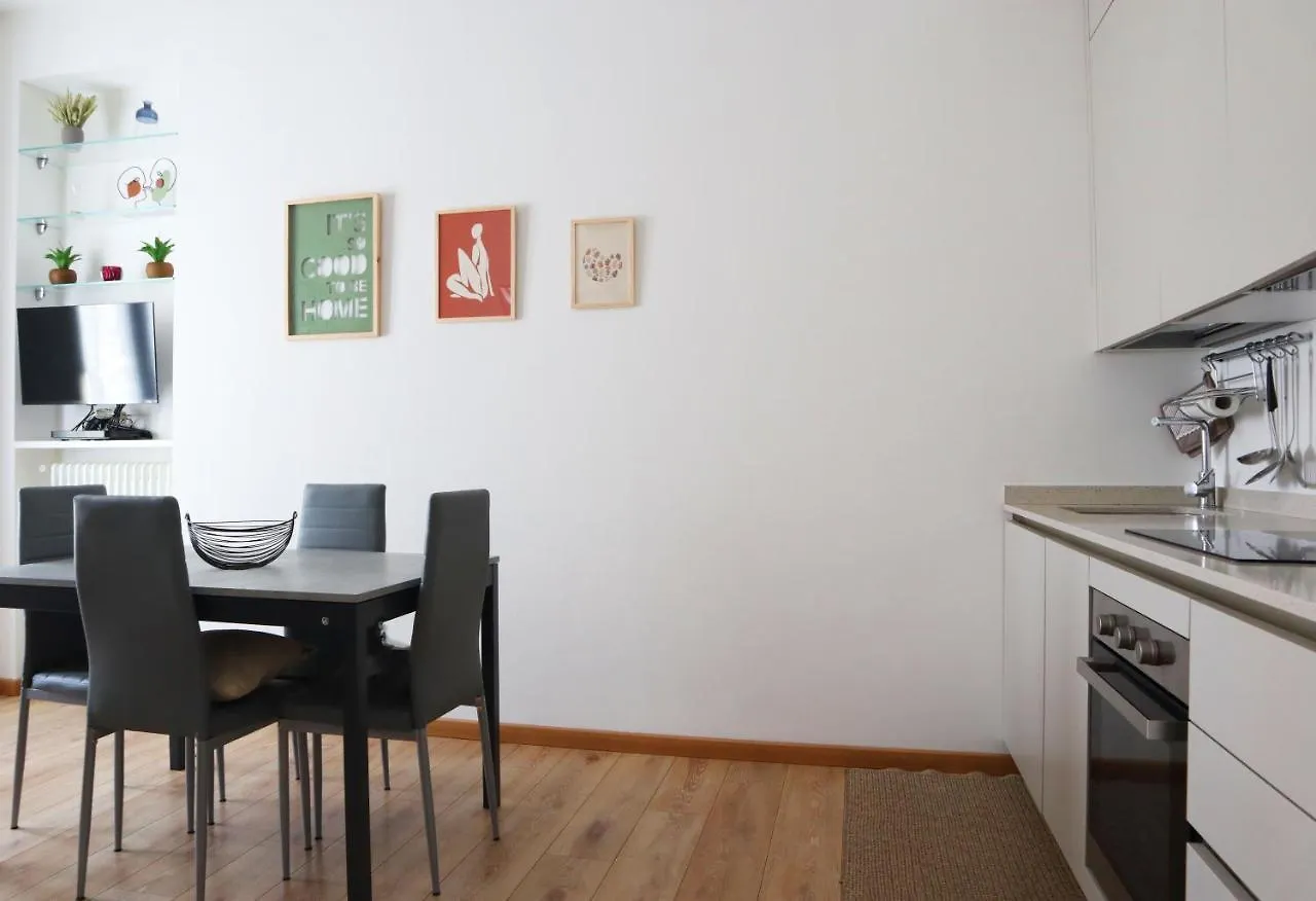 Isola District Bright House Apartment Milan Italy