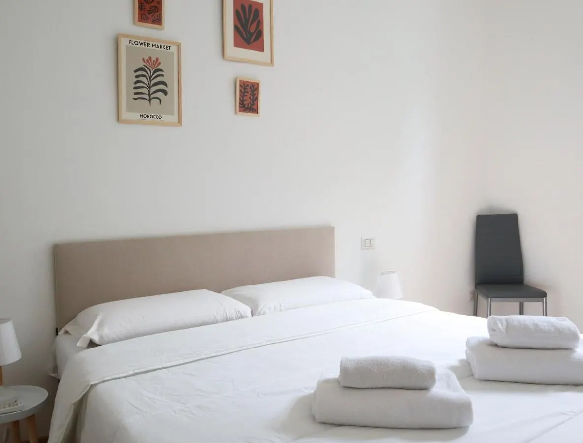 Isola District Bright House Apartment Milan Italy